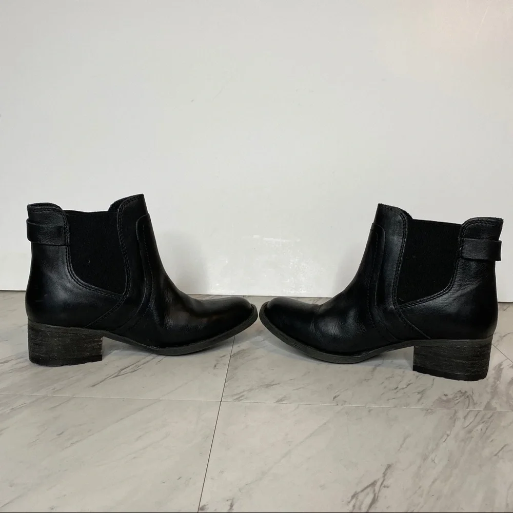 Born Mohan Black Leather Bootie 6 1/2
